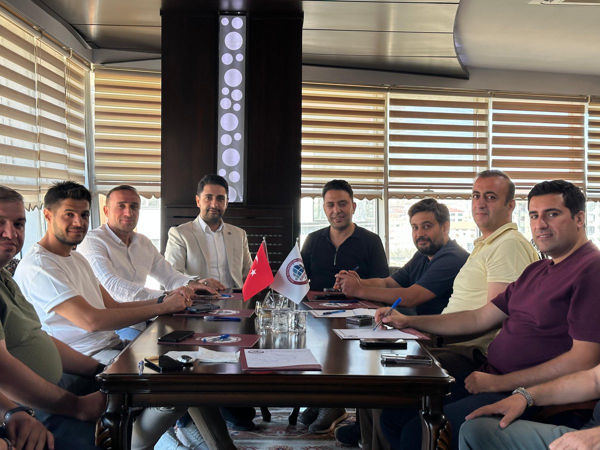 Eklenti Alanlar hakkında Elazığ Belediyesi tarafından dağıtıma çıkarılan yazı hakkında istişare toplantısı gerçekleştirildi

Yapılan Toplantıya ETSO,Yapı Denetim Kuruluşları Birliği,Mimarlar Odası ve Elazığ İnşaat Müteahhitler Derneği temsilcileri katılım sağladı
<a href="/TelliogluTahir/">Tahir Tellioğlu</a>