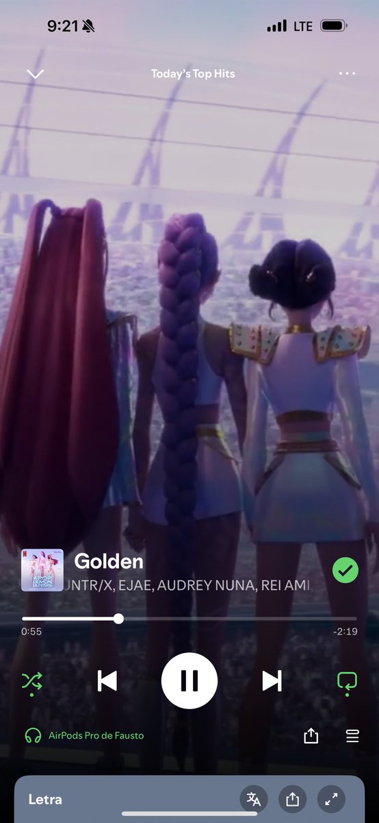 *Yo reventando pierna en el gym*
Mis audífonos: