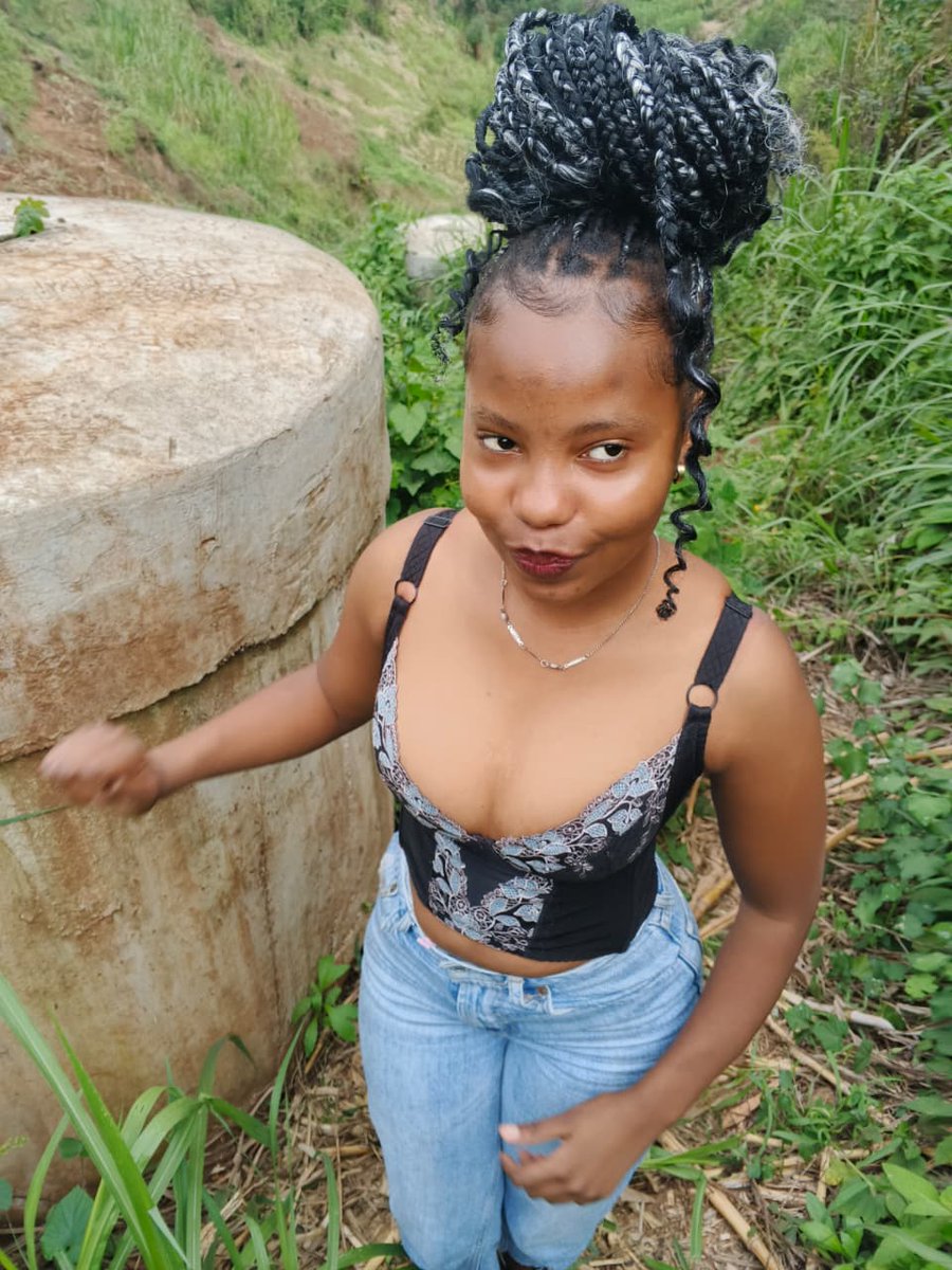 _mbithee's tweet image. You're not depressed go touch some grass 🩷