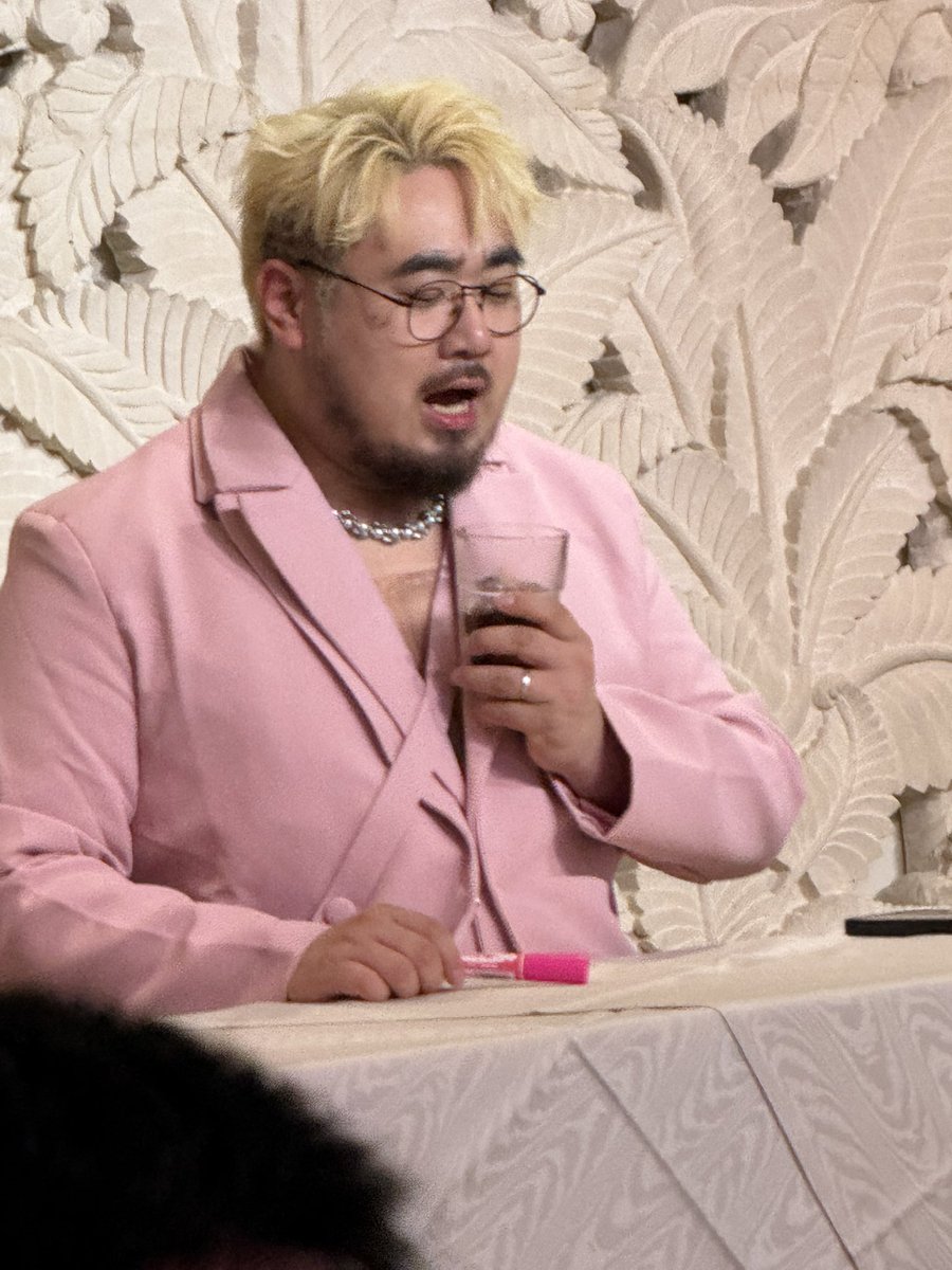 ゴクゴク🐷

うん🩷

ぷはぁ〜✨
