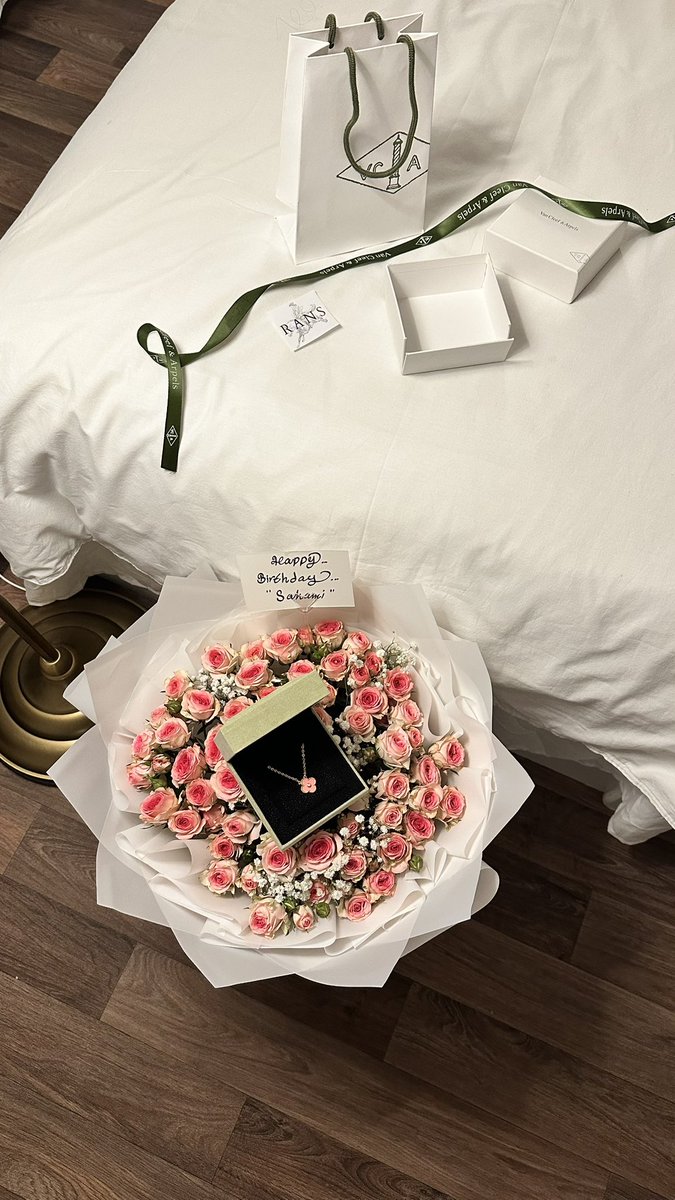 rh20_rans's tweet photo. بس قولي ابغا وأنا اقول حاضر 🥺❤️ https://t.co/XPFhzDRuC2