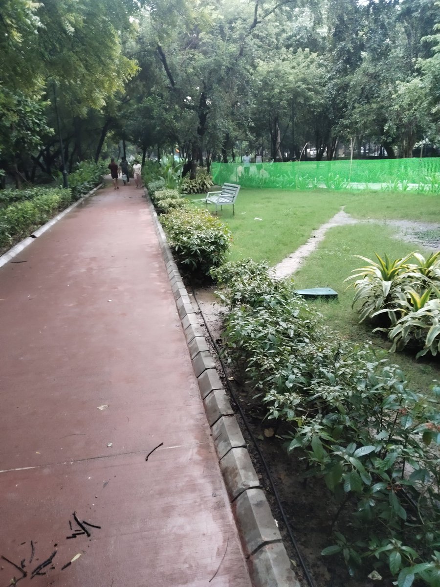 dherajgaur's tweet photo. Development of these tracks , play area for kids and pond absolutely stunning work done by @official_dda https://t.co/P2SIAsIbQG