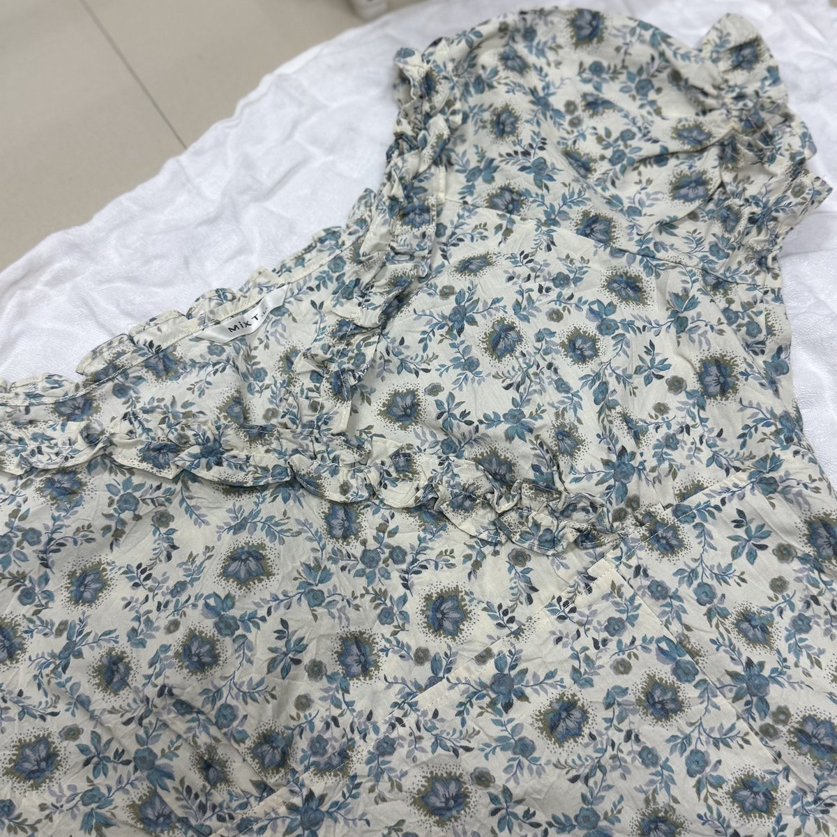 MymaryStore's tweet photo. ลายดอกฟ้าดีเทลตรงอก
📍85฿
#ส่งต่อเสื้อผ้ามือสอง #เสื้อผ้ามือ2 #เสื้อผ้ามือสองสภาพดี #เสื้อผ้า #เสื้อผ้ามือสอง #ส่งต่อเสื้อผ้าy2k #เสื้อผ้าy2k #เสื้อมือสอง #โล๊ะตู้เสื้อผ้า #โล๊ะตู้ #ส่งต่อเสื้อผ้า #ส่งต่อ #ส่งต่อstylistshop #stylistshop #cintageshop #ส่งต่อcintage https://t.co/oNsj64Omi8
