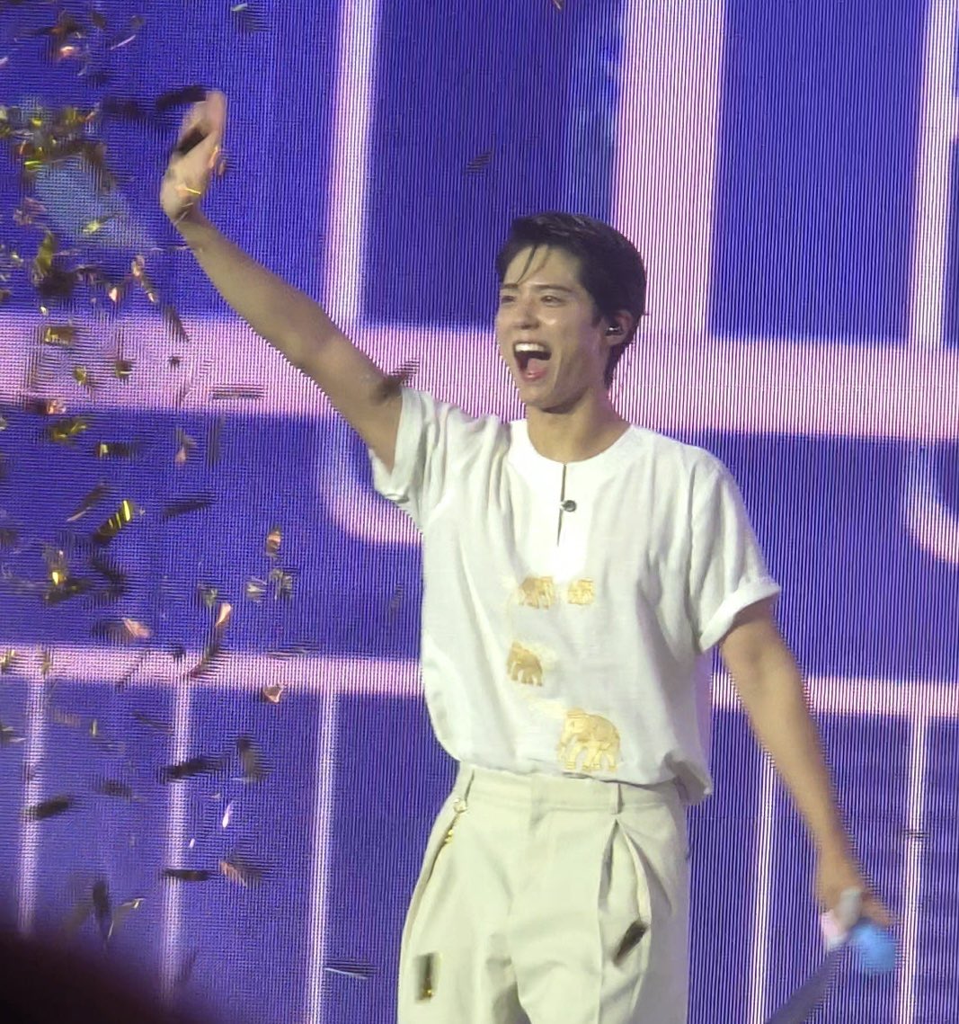 kiitskatz's tweet photo. 9 Years with BOGUMMY,

Thank you so much for wear my shirt since I gave you in 2019. It really makes me so happy🩵

I give all my heart to you. 🥹🫶🏻
@BOGUMMY  ขอบคุณนะคะ  รักพัคโบกอมที่สุดเลย  😭 🩵  #ฝันที่ไม่กล้าฝัน #พัคโบกอมน่ารักเท่าโลก #BEWITHYOUinBangkok https://t.co/T2vglOO89w