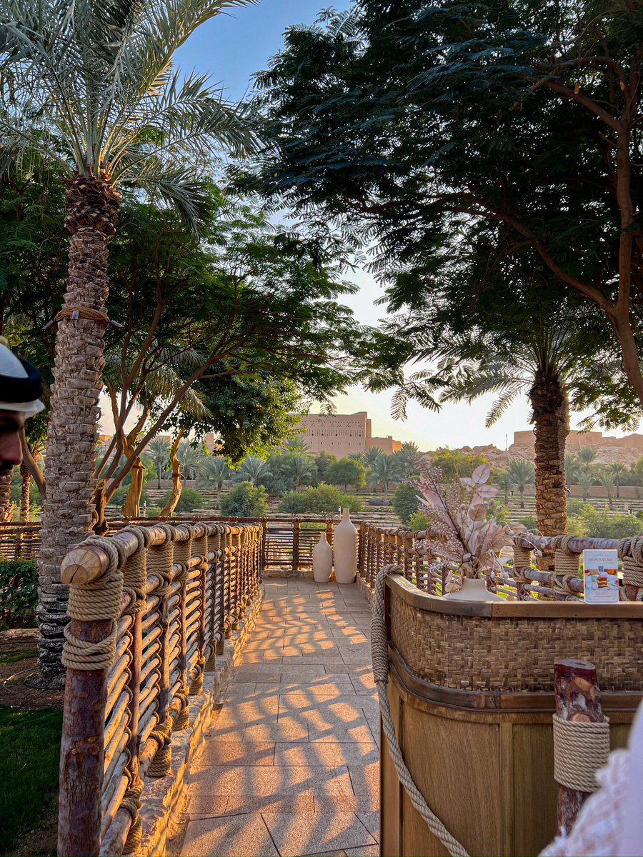 مقولة عند البدو قديماً تُقال لمن يمر بيوم سيء:
   "ماكل يوم للنشاما عيد"  ..!
لذلك لا بأس يا القلب الشجاع..🍃