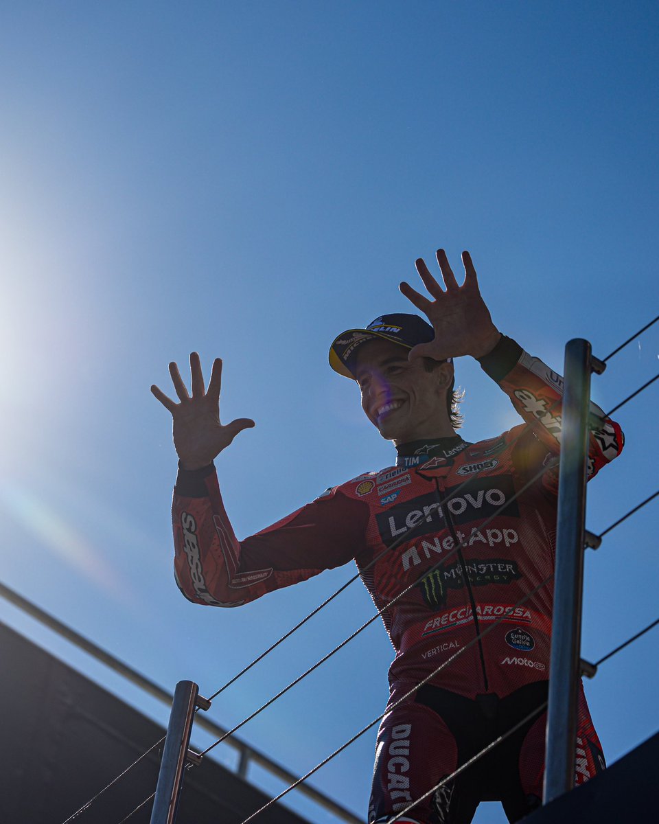 👋👋
10 is a magic number 🇭🇺

#ForzaDucati #DucatiLenovoTeam