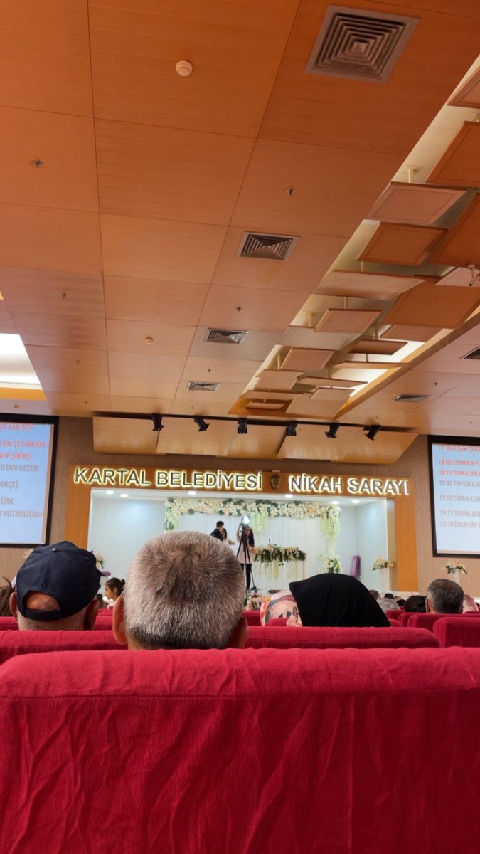 Ayakta kaldın otur istersen