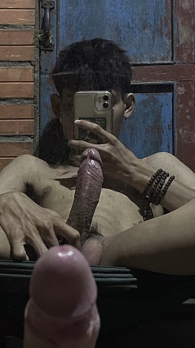 22Zem's tweet photo. ក្បាលធំ ទំនងញ៉ាំអត់ 👅

ចង់មានអូនៗមកបៀមឲ្យដល់ផ្ទះ 😜💦 https://t.co/DdFpCLNny6