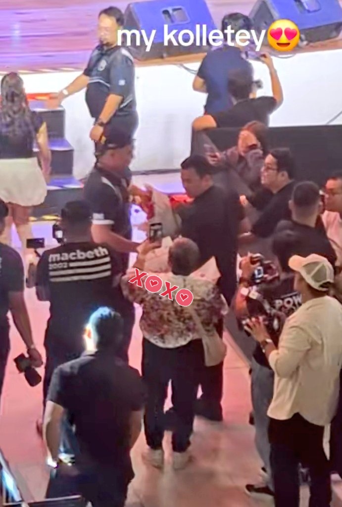 rockstar_yengko's tweet photo. grabi parang pa trending na si Kols sa TikTok kada scroll videos nya sa centrio lumalabas. 

Grabi din Pala mga bouquet at gifts ni Kols no? super pasabog ang Cagayan De Oro 😍 

*Screenshot from TikTok video, ctto. https://t.co/uA3t2eXJPQ