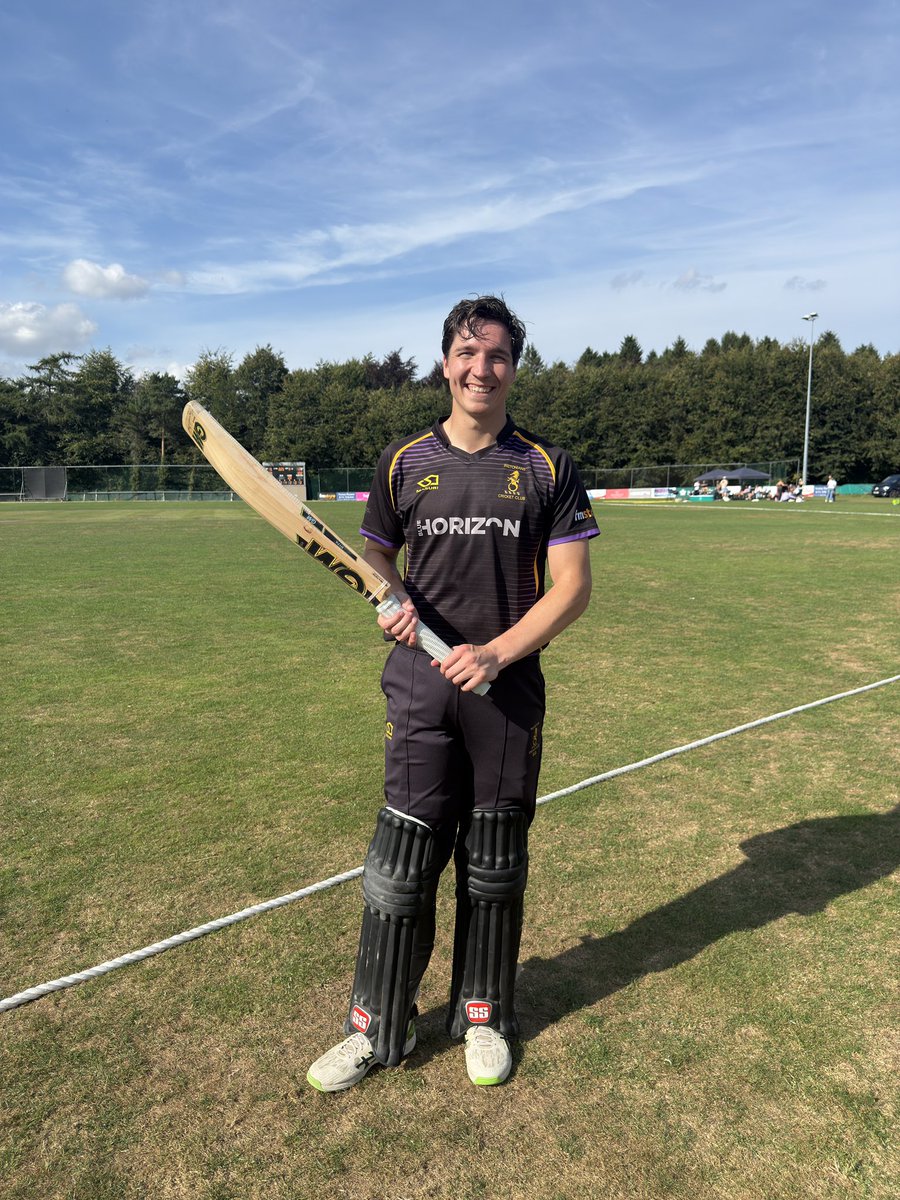 The 2XI had an important 6 wicket win vs Waringstown today 💥

📸 Sully Gould with 102*