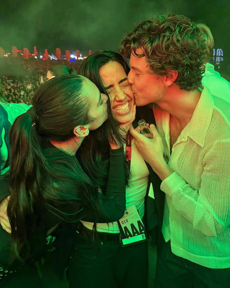 Shawn Mendes, Dua Lipa e a brasileira Lua Quaglia no início do mês na Pristina ❤️