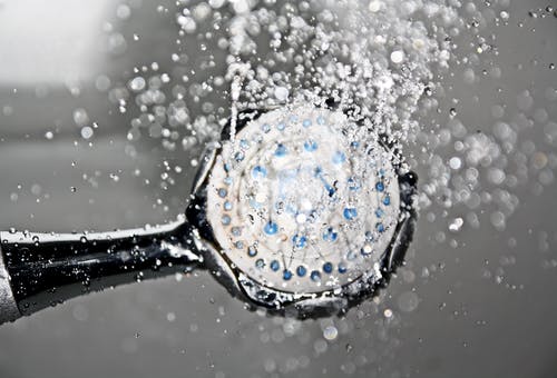 Eskom_SA's tweet photo. Opting for a shower rather than a bath is an excellent way to save water, and by utilizing an energy-efficient shower head, you can conserve hot water, ultimately lightening the load on your geyser. Let's join forces to #beenergyefficient and make a positive impact! https://t.co/ACxA1NHfXF