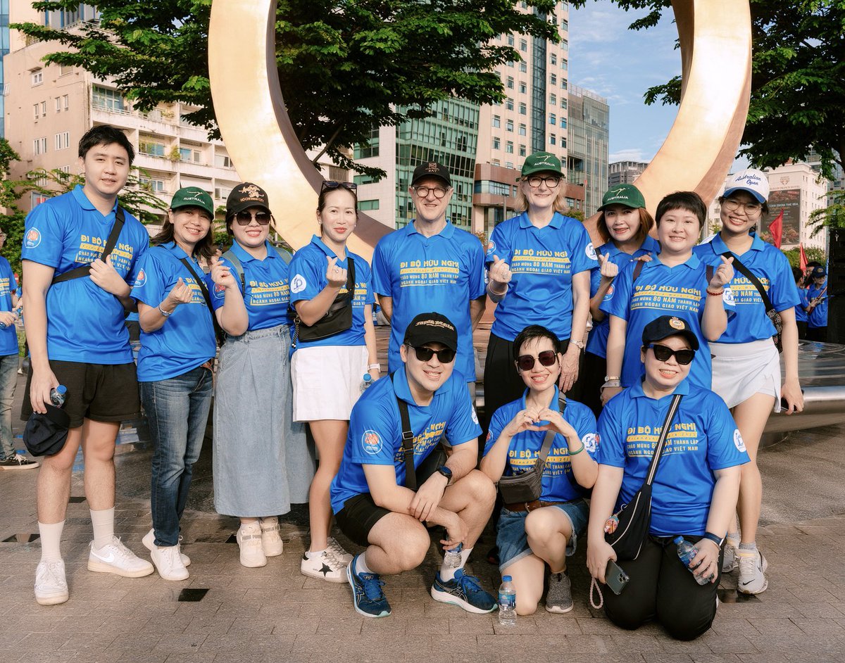 AusCGHCMC's tweet photo. Ho Chi Minh said “if every person is healthy our nation will be healthy” so Ho Chi Minh City’s Dept of Foreign Affairs celebrated 80 years of 🇻🇳 diplomacy with an early morning walk. 🫶 https://t.co/z619M5OjcF