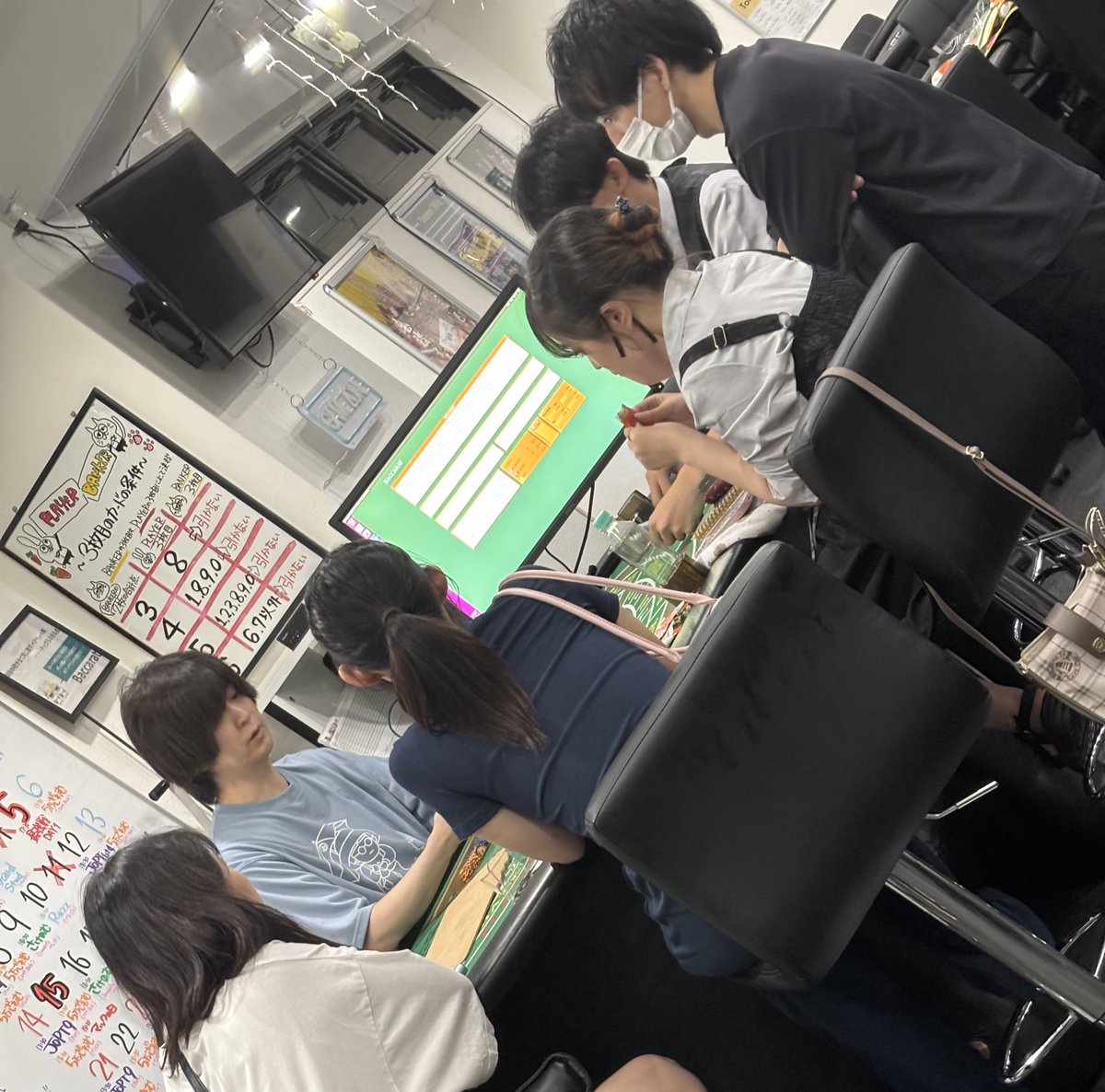 H3AL12's tweet photo. 深夜のバカラ大会開催中だむ‼️ https://t.co/HO9j6NJMMm