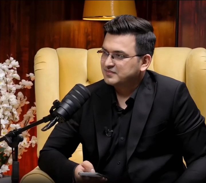 CommonBS786OM's tweet image. शुभांकर मिश्रा - कन्हैया कुमार उमर खालिद और शरजिल इमाम को सपोर्ट करते हैँ???

कन्हैया - अगर वो दोनों संविधान के पक्ष की बात करते हैँ, देशहित में बात करते हैँ तो सपोर्ट है उनको.

शुभांकर - लेकिन शरजिल ने तो देशविरोधी बयान दिया था, वीडियो है.

कन्हैया -वीडियो तो मेरा भी था, वो क्या…