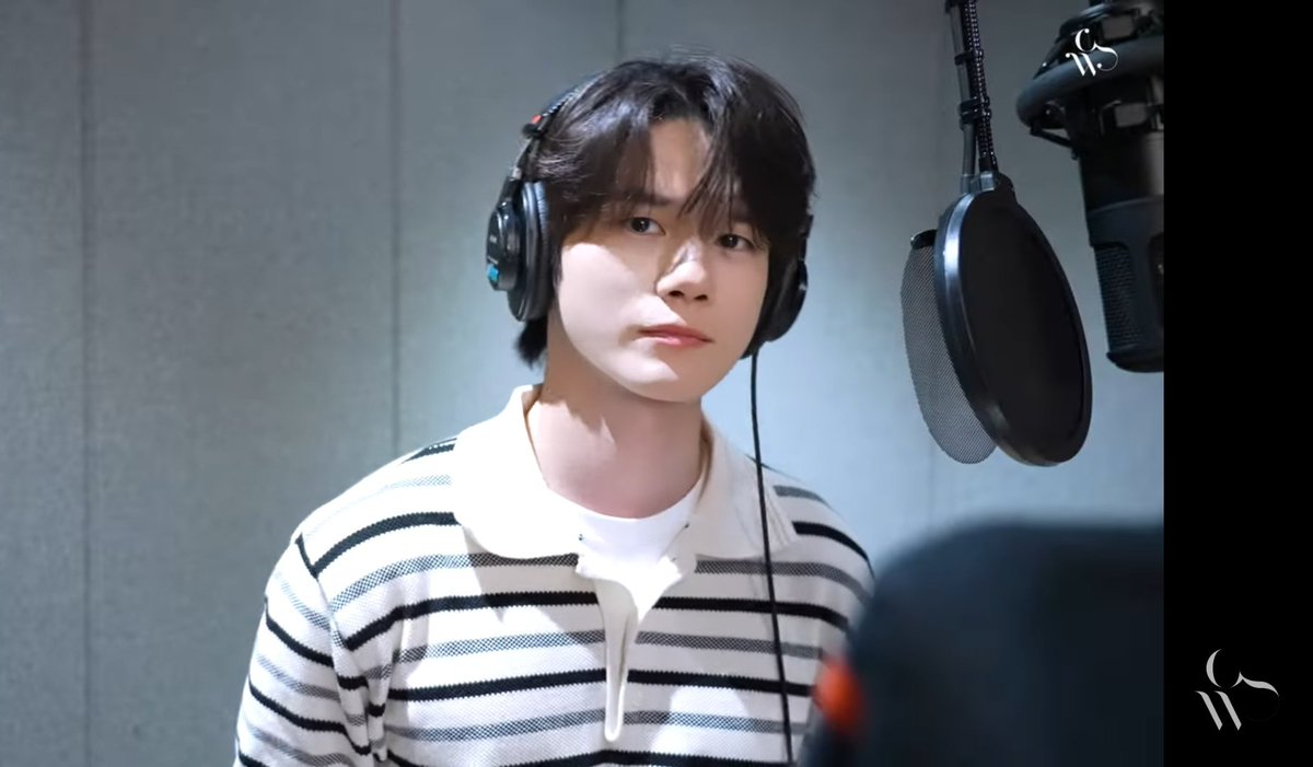 미안합니다옹성우의행운을
#신비로운일이야_옹이생일
빌어줘듣다가잠시해시태그
#신비로운_옹이_생일축하해
총공을제대로못하고있었어여
#Onge_Magical_Summer
노래가안끝나는걸어떡합니꺼
옹성우노래영상이영원히끝나지
않는데이미월요일이고출근해야
되는데그래도너무행복한위롱이