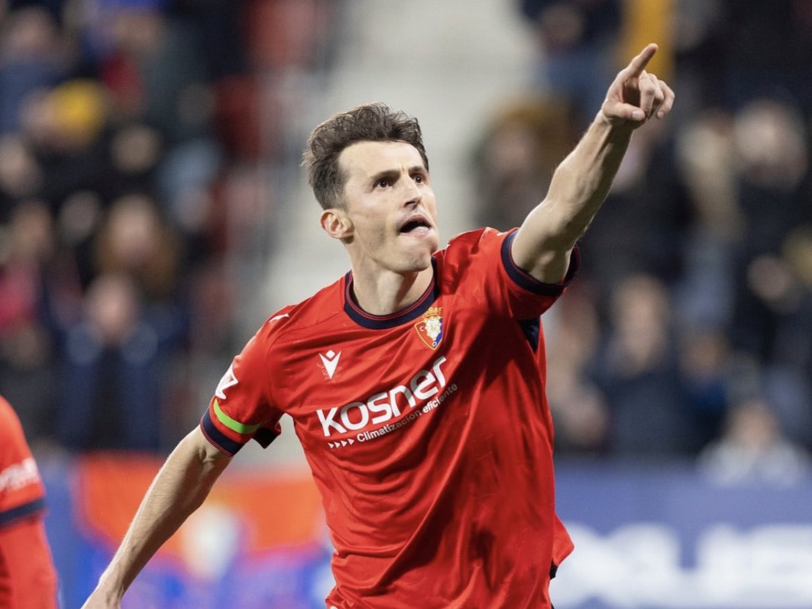 iberiska's tweet photo. Han är tillbaka! El matador, el goleador… Ante Budimir.🇭🇷 Sätter 1-0 för Osasuna mot Valencia på hemmapremiären i Pamplona. https://t.co/JPip2IWGdu