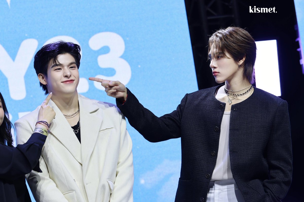 𝙠𝙞𝙨𝙢𝙚𝙩 ━ ❄️. (@kismetx98) on Twitter photo เหมาะสมกันมาก 🫣🖐🏻
#GMMTVFANDAY23inMANILA
#SkyNaniFanday23xMANILA
#skywongravee <a href="/skywongraveee/">Wongravee Nateetorn</a>
#hirunkit_ <a href="/Hirunkit_/">Hirunkit Nani</a> เหมาะสมกันมาก 🫣🖐🏻
#GMMTVFANDAY23inMANILA
#SkyNaniFanday23xMANILA
#skywongravee <a href="/skywongraveee/">Wongravee Nateetorn</a>
#hirunkit_ <a href="/Hirunkit_/">Hirunkit Nani</a>