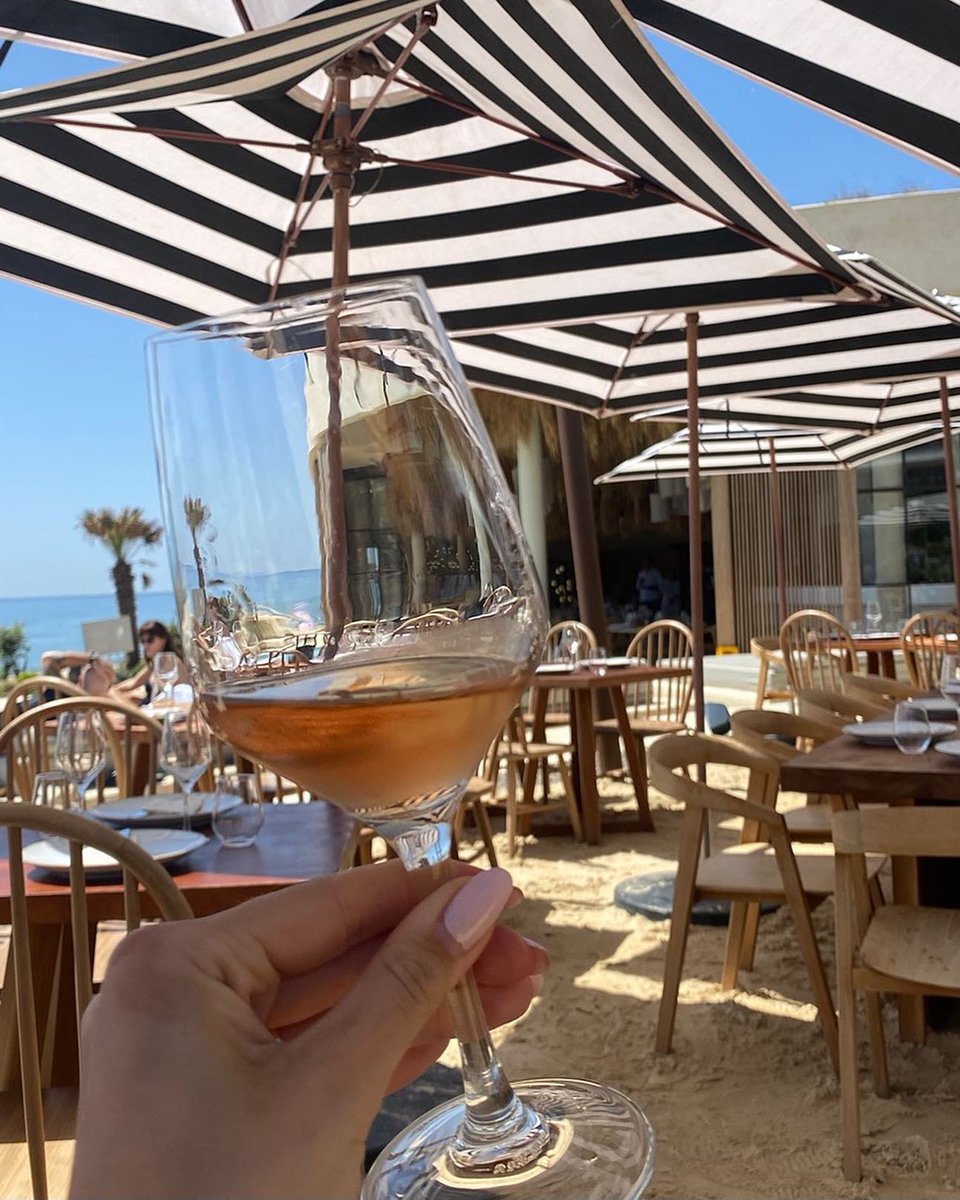 Today's menu: sunset, sea breeze and a little tipsiness🏖️