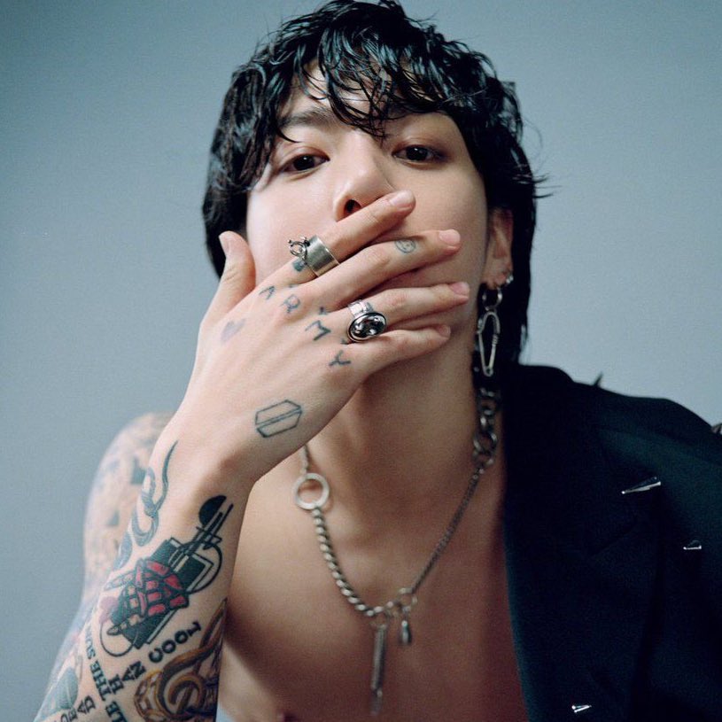 updatecharts's tweet image. Jungkook se junta ao próprio BTS como o ÚNICO ato asiático a ter pelo menos 4 músicas acima de 1 BILHÃO de streams no Spotify.