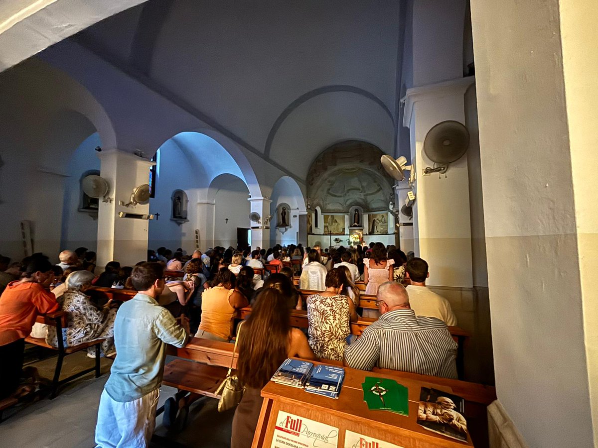 "Que aquesta vetlla de pregària i d’adoració del Santíssim ens ajudin a estar atents a la veu del Senyor i a tenir present sempre que Crist és el centre de la nostra vida".
Aquesta setmana, a la missa i vetlla de pregària del grup Hakuna a l'església de Llafranc.
<a href="/ParroqPala/">Parròquies de Palafrugell ⛵</a>