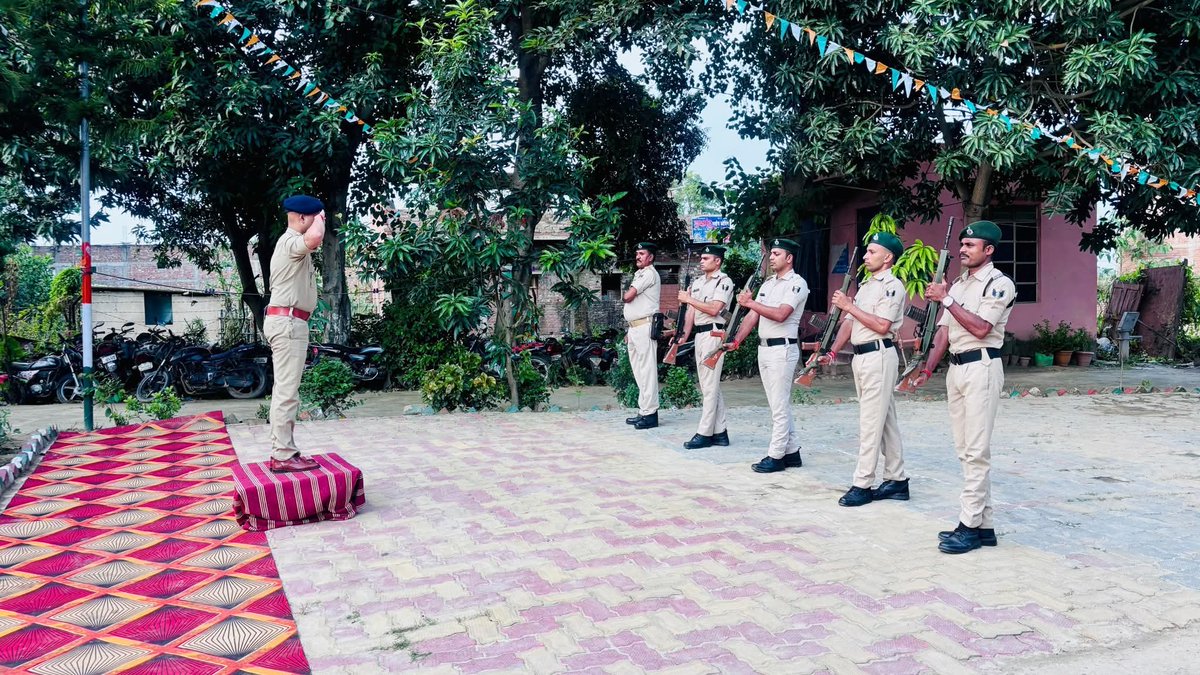 samastipurtown's tweet photo. समस्तीपुर SP अरविंद प्रताप सिंह के द्वारा बिथान व लरझाघाट थाने का किया गया निरीक्षण...
#Samastipur #SamastipurPolice #Larjhaghat #Bithan https://t.co/34xSQcpEJT
