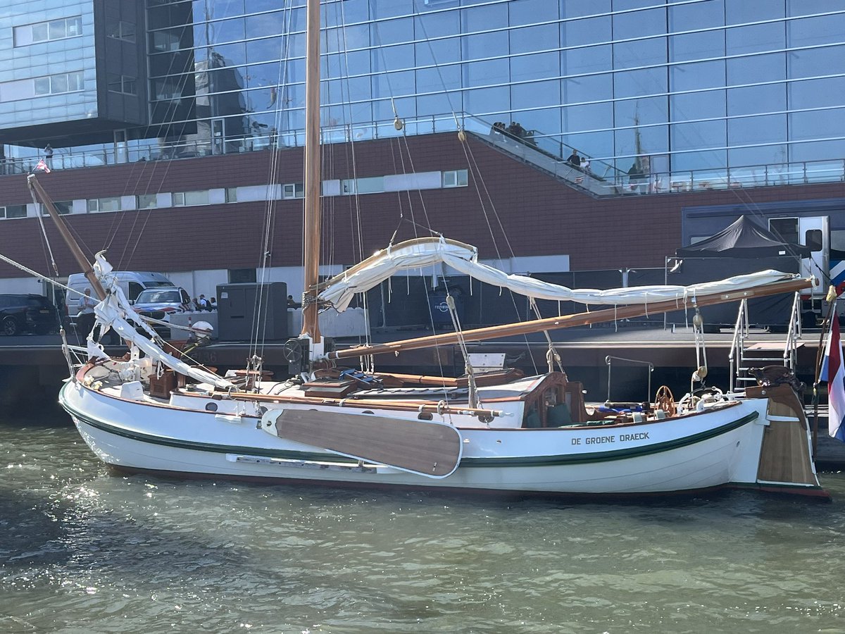maaikewalters's tweet photo. ⛵✨ SAIL Amsterdam 2025 ✨⛵
Uniek, gezellig, prachtig én massaal. 🌊
Wat een sfeer, wat een schepen, wat een stad! 💙

#SAIL2025 #Amsterdam #KPNVerbindtSAIL #MakeAWave https://t.co/QmQaJSLIVz