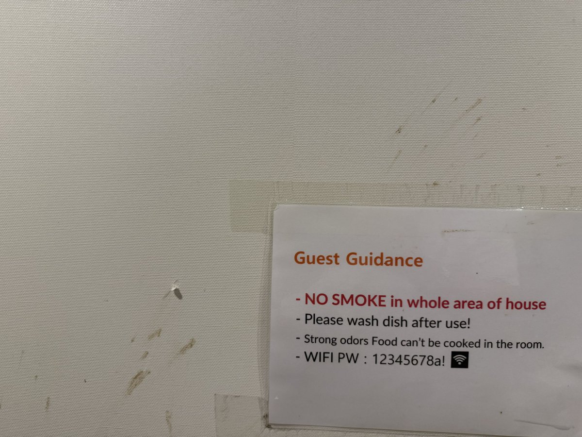 YZY_B's tweet photo. @bookingcom can you help having a support on this aweful apartment we’ve booked on booking ? https://t.co/XjlOVg7j5m
