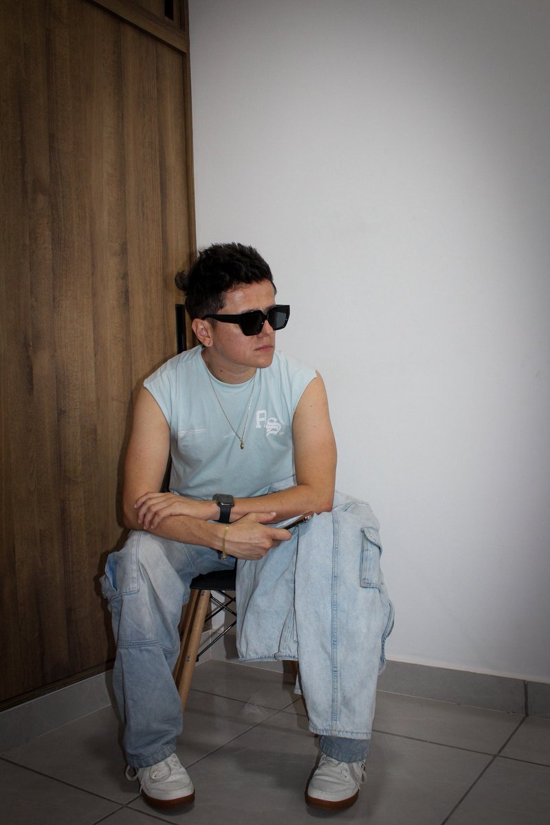 AlbertOrellano's tweet photo. 😎 D E N I M 💙 #denim #fashionstyle #fashioninspo https://t.co/Sxeih0X6YS