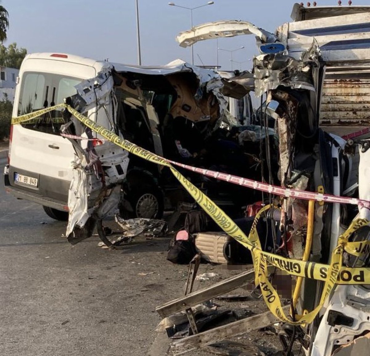 BAŞIMIZ SAĞOLSUN
Mersin Erdemli’de trafik kazası sonucunda bir evladımız ile kıymetli bakım personelimiz Yıldız Polat’ın vefat ettiğini derin bir üzüntüyle öğrendik
Evladımız Farah’a ve bakım personelimiz Yıldız Polat’a Allah’tan rahmet, ailelerine başsağlığı diliyoruz