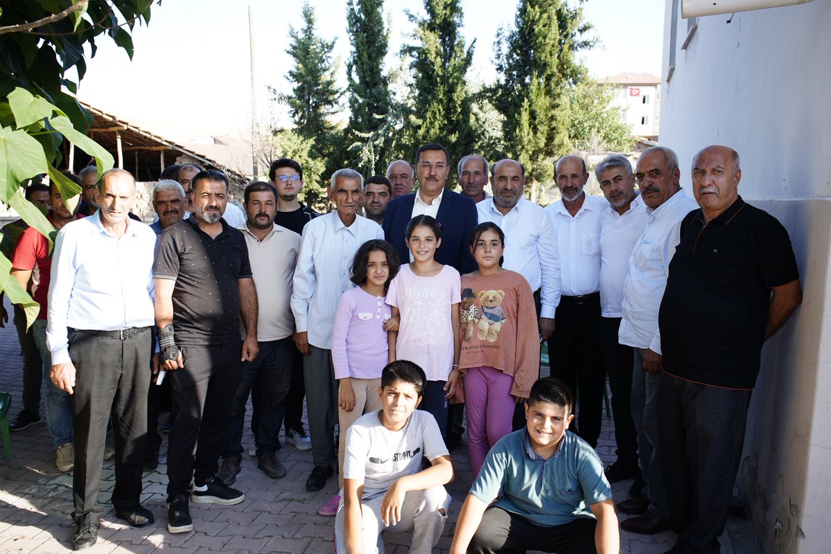 Basri Kahveci (@basrikahveci) on Twitter photo 📍Karakaşçiftliği Mahallesi
Malatya Milletvekilimiz <a href="/bulenttufenkci/">Bülent Tüfenkci</a> ve teşkilat mensuplarımızın katılımlarıyla Karakaşçiftliği Mahallemizde muhtarlarımız ve vatandaşlarımızla bir araya geldik.
Mahalle sakinlerimizin talep ve sorunlarını yerinde dinleyerek, çözüm odaklı 📍Karakaşçiftliği Mahallesi
Malatya Milletvekilimiz <a href="/bulenttufenkci/">Bülent Tüfenkci</a> ve teşkilat mensuplarımızın katılımlarıyla Karakaşçiftliği Mahallemizde muhtarlarımız ve vatandaşlarımızla bir araya geldik.
Mahalle sakinlerimizin talep ve sorunlarını yerinde dinleyerek, çözüm odaklı