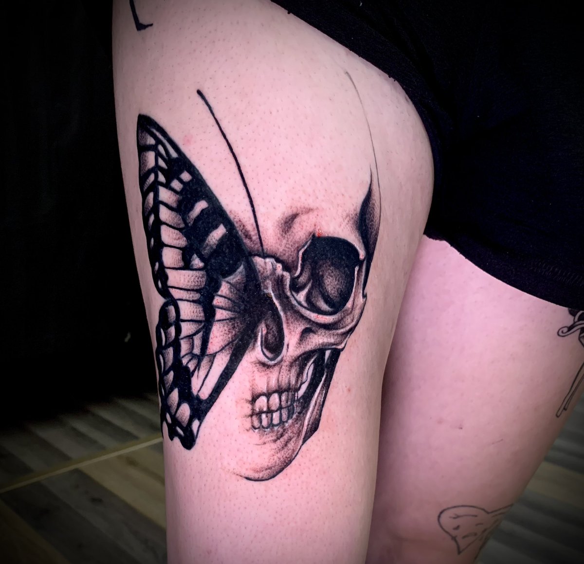 cnfillustration's tweet photo. Haven’t posted any tats in a bit! 
#shelives #tattoo https://t.co/JrHosg9y6n