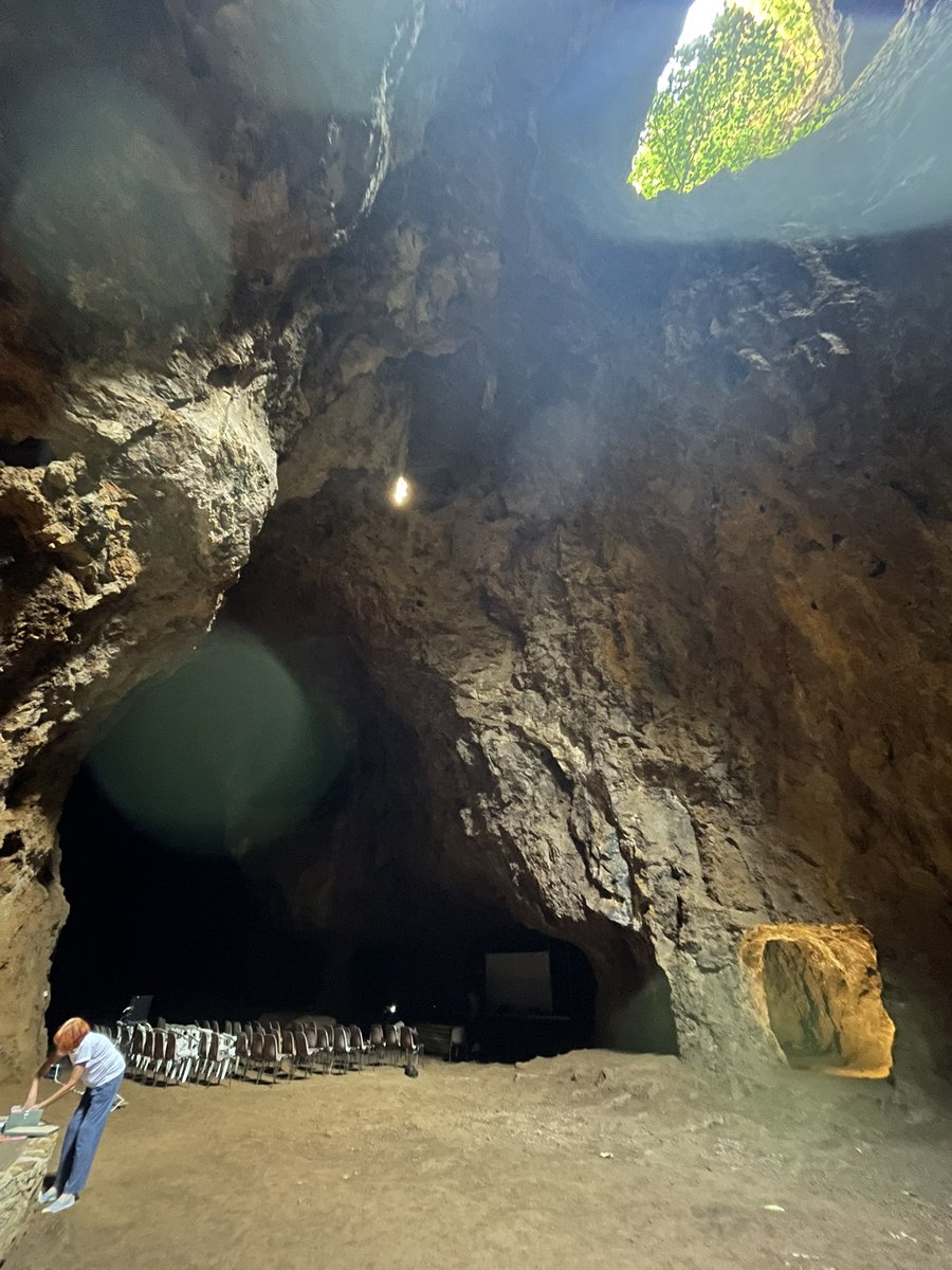 En Fuente del Arco preparando todo para una experiencia inmersiva sobre la fauna y el paisaje sonoro de la prehistoria con Carlos de Hita <a href="/CarlosdeHita/">Carlos de Hita</a> Colectivo Tejo y <a href="/FuentedelArco1/">Fuente del Arco</a> <a href="/IAM_CSIC/">Instituto de Arqueología-Mérida (IAM-CSIC)</a> #sonidosenlaoscuridad