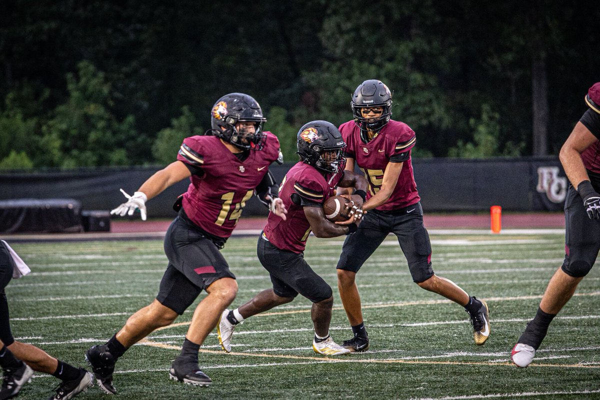 Michael "Fox" Kyles Jr. '27 QB (6'5, 185) tweet media