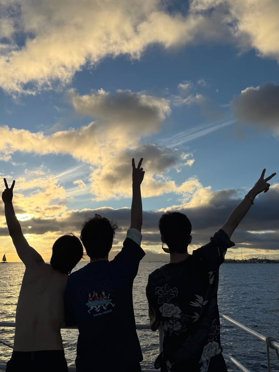 JEONGHAN SEUNGKWAN HAWAII PHOTOS 😭😭😭😭😭😭😭