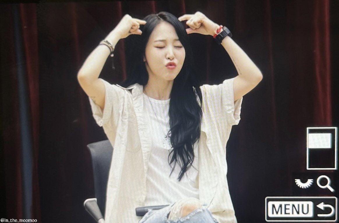 250824 미니팬미팅

Mix!!!!!

#MoonByul #문별
#MAMAMOO #마마무