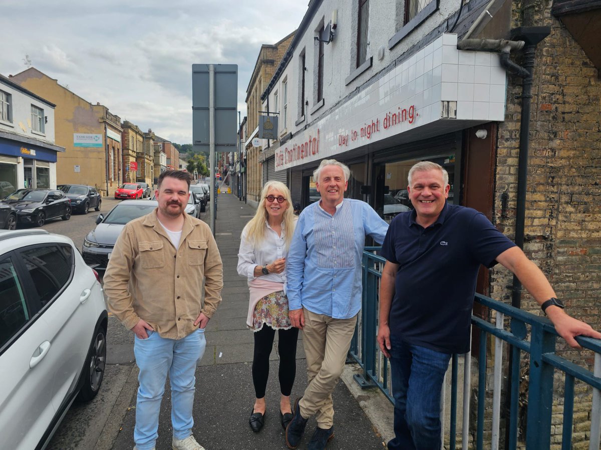 Great to meet up and chat with <a href="/MarlonTag/">Marlon S West (Scarlett’s Dad)</a> &amp; our good friend <a href="/liambillington/">Cllr. Liam Billington</a> with <a href="/LauraEvansTeam/">Laura Evans 💙</a>.  There is so much to do to progress the national #grooming investigations.