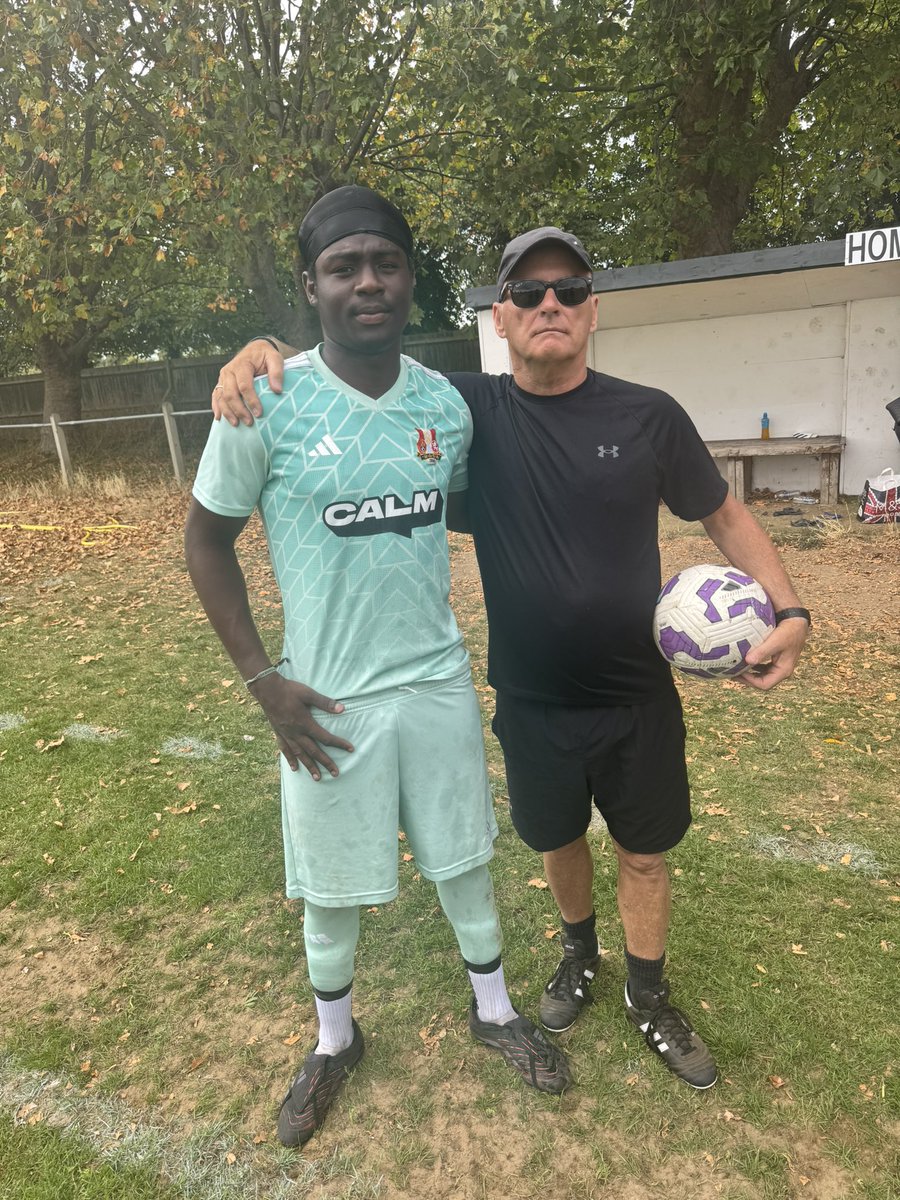 MetrogasSundays's tweet photo. Today’s MOTM after a stellar performance on his debut and topping it off with a clean sheet, our brand new signing Mike The Cat! 🧤✅

#bushbushgas 🔵⚪️⛽️⚪️🔵 https://t.co/wYdmcSbOEn