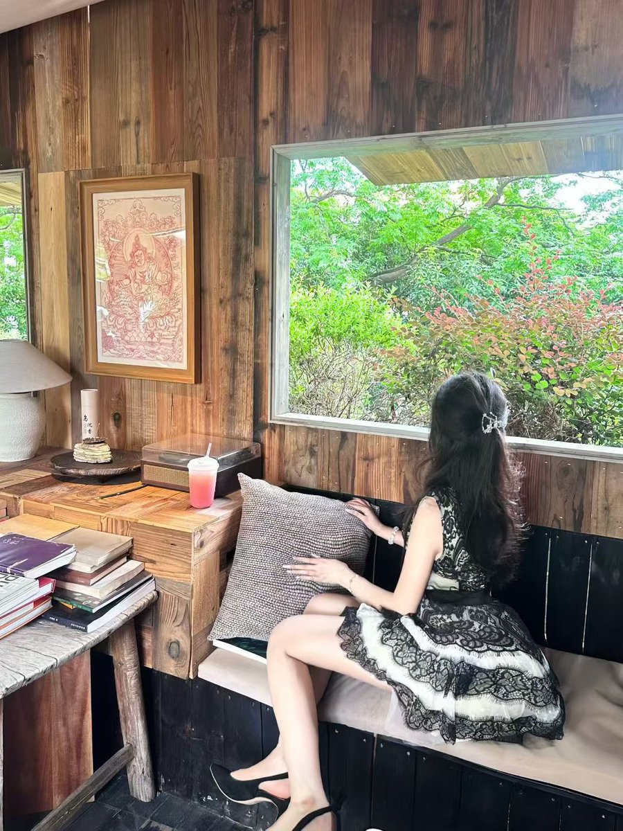 FanchaSaob_'s tweet photo. 19岁的反差女大，确实绿奴的亲妈！ https://t.co/FOe5PhJAW1