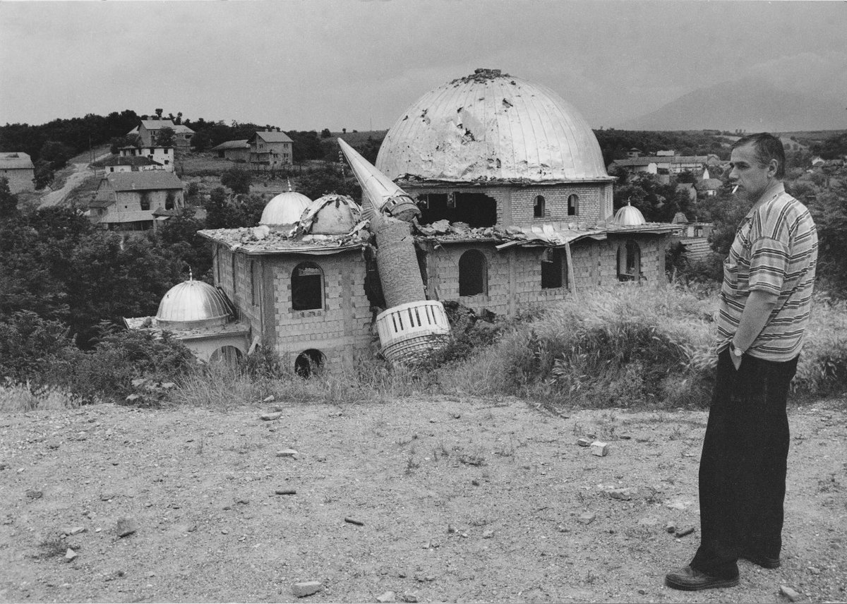 A mosque near Prizren, destroyed by Serbian tank fire during the Kosovo War 98–99.

This was just one of more than 200 mosques across Kosovo that were deliberately attacked.

The Serbs carried out a campaign of ethnic cleansing against Kosovo Albanians to eliminate our majority.