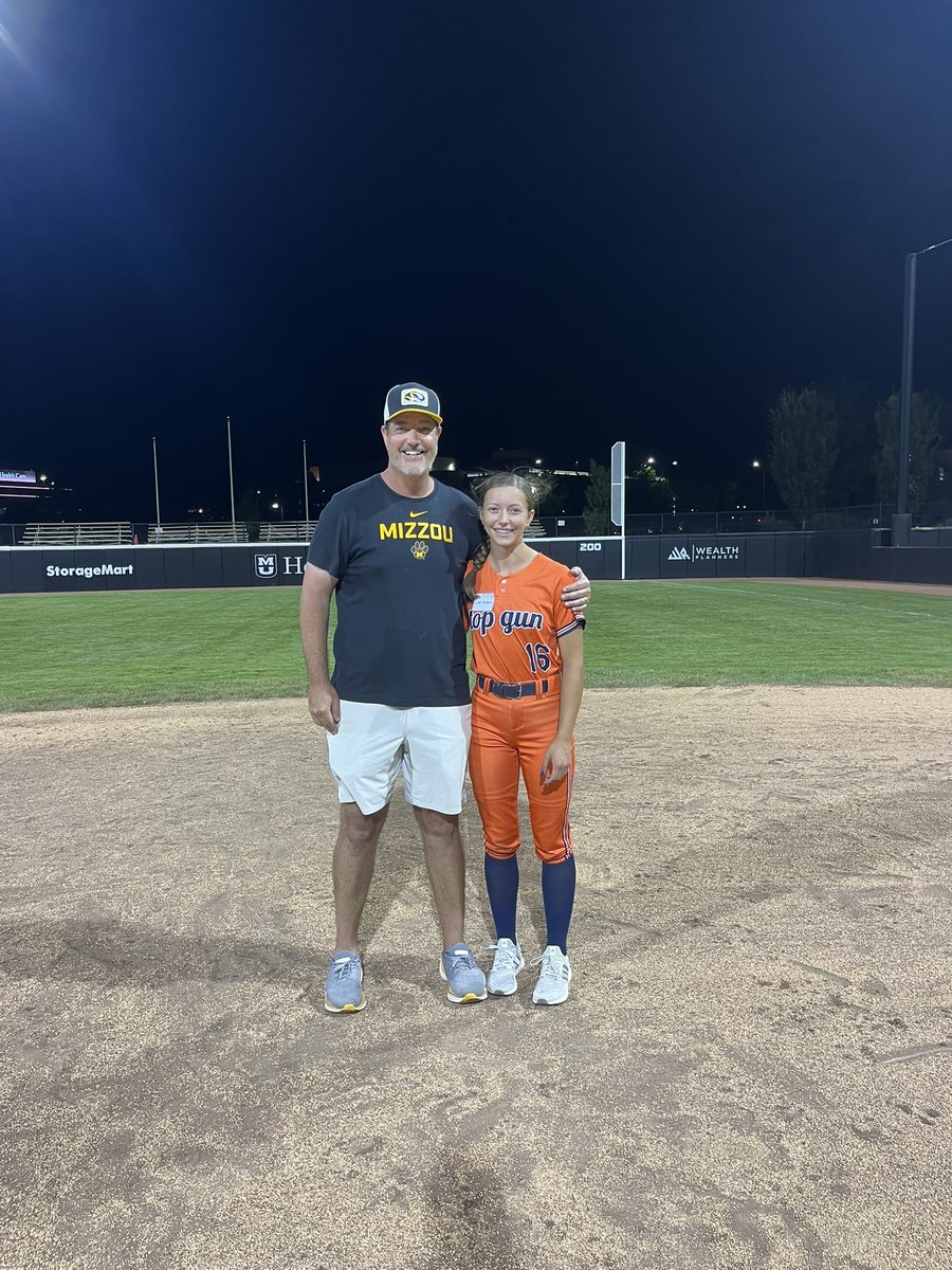 lily_pullen2027's tweet image. Thank you @MizzouSoftball for hosting a great camp yesterday! I got a lot of great feedback. Thank you @CoachJayGwyn and @ConnorMammola for the invite! I loved the golf cart rides around campus! Hope to be back soon! 💛🖤 #OwnIt #MIZ
@CoachLarissaA @epsteinhitting
