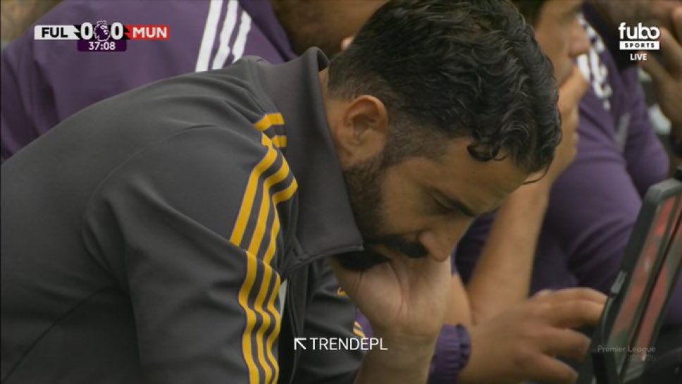 اذ دخل بدايه شوط ثاني ولا دخل يدخل سيسكو بدال برونو وماينو بدال كاسميرو …بيتحمل مسؤليه مباره مهما كان اداء فريق