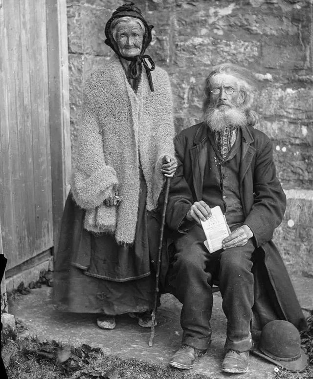 historyinmemes's tweet photo. Mother and son, Ireland, 1890. https://t.co/04FOFUe7r1