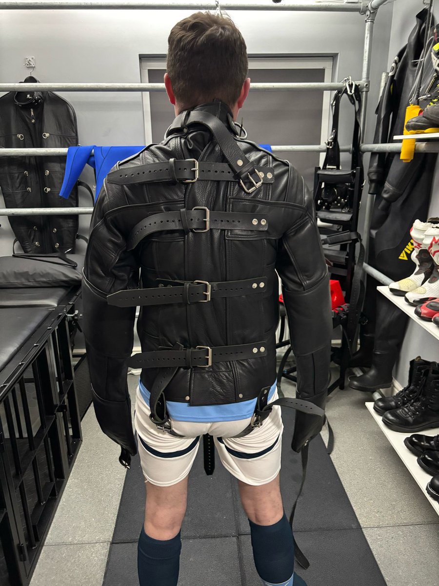 I’m on a train back up to Aberdeen and I’m bored. Someone keep me entertained for the next 7 hours pls 😭🤣