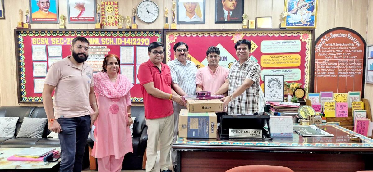 One computer system has been donated by Mr. Satish Kumar, TGT Social Science under vidyanjali @ GCSV SECTOR 22 ROHINI 1412290  HOS - DEVENDRA KUMAR #VidyanjaliUtsavDelhi  #NEP2020