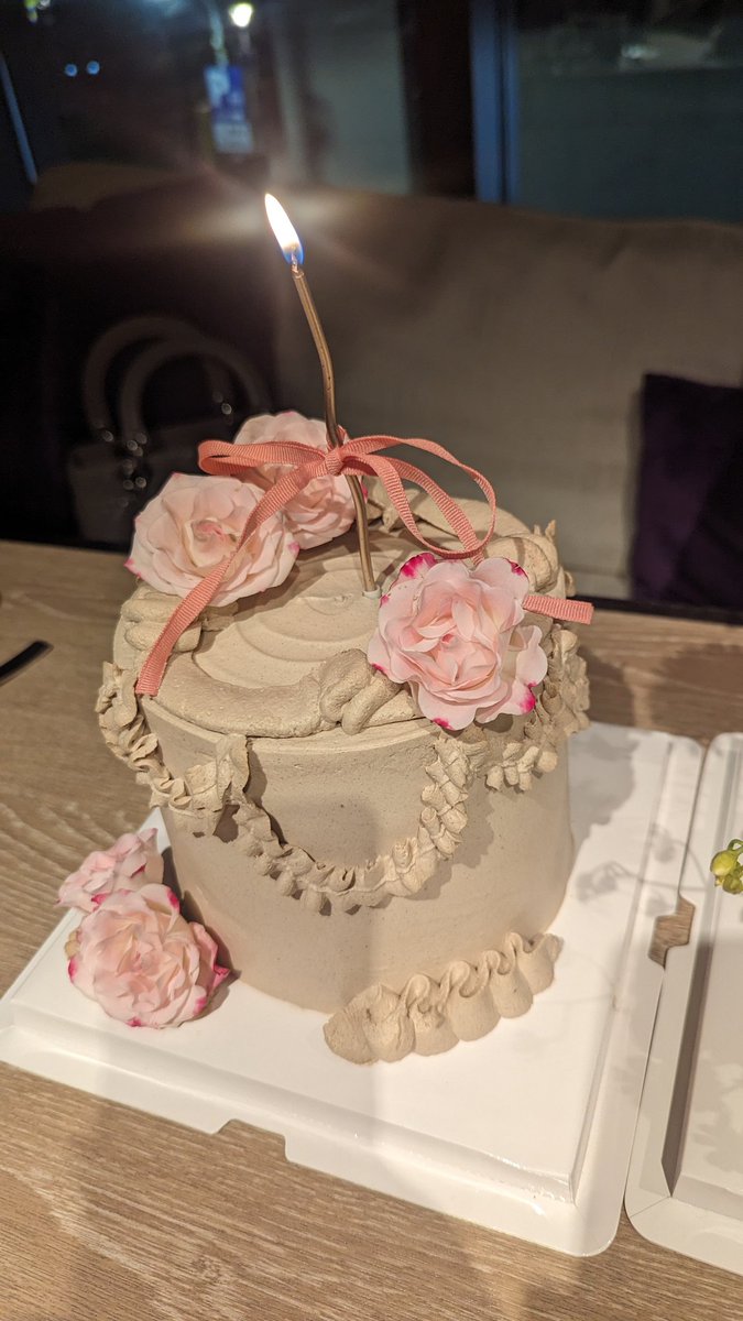 𝑪𝒊𝒏𝒅𝒚 𝑳. tweet media