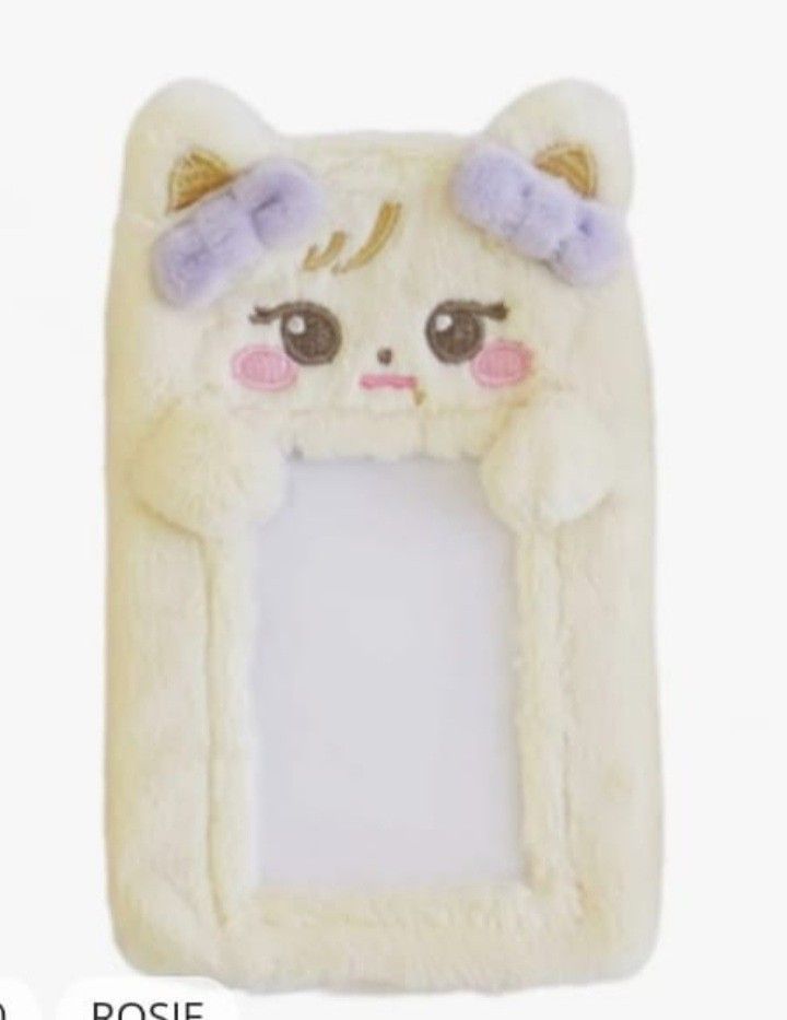 xolloud's tweet photo. looking for keyring rosie (bornpink or hank and rosé) and rosie poca holder, if you're selling it please dm me! 

t # wtb keyring plush doll holder rosé blackpink rosie h&amp;r https://t.co/1a0QcPWMA6