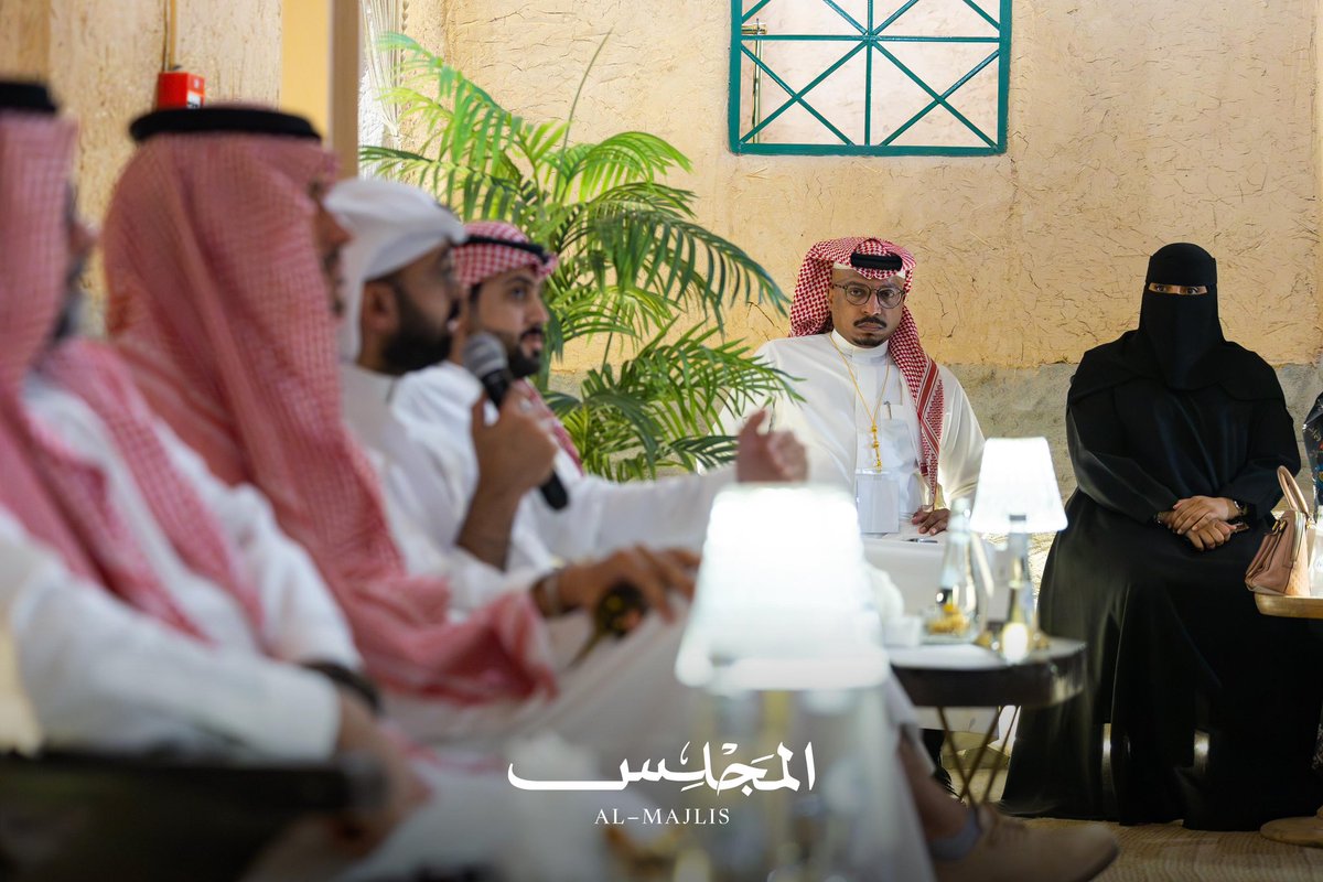 Raqmyon's tweet photo. سعدنا بعقد أول جلساتنا في منتج "المجلس" تحت عنوان "اندماج الوكالات والشركات"، حيث تم تبادل الرؤى والأفكار حول مستقبل الأعمال، شهدت الجلسة حضور نخبة من ملّاك الشركات والمختصين في مجالات الاستثمار والحوكمة.
#رقميون https://t.co/HbkzaDCkmH