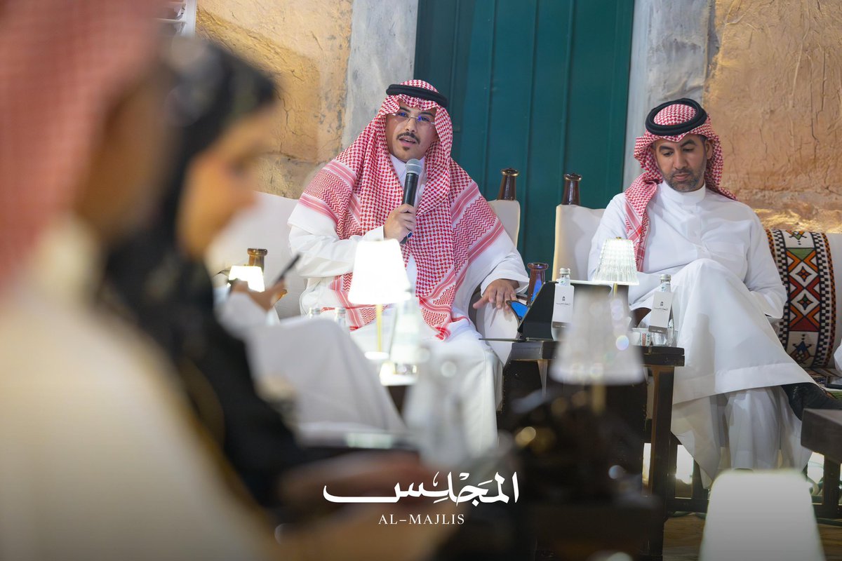 Raqmyon's tweet photo. سعدنا بعقد أول جلساتنا في منتج "المجلس" تحت عنوان "اندماج الوكالات والشركات"، حيث تم تبادل الرؤى والأفكار حول مستقبل الأعمال، شهدت الجلسة حضور نخبة من ملّاك الشركات والمختصين في مجالات الاستثمار والحوكمة.
#رقميون https://t.co/HbkzaDCkmH