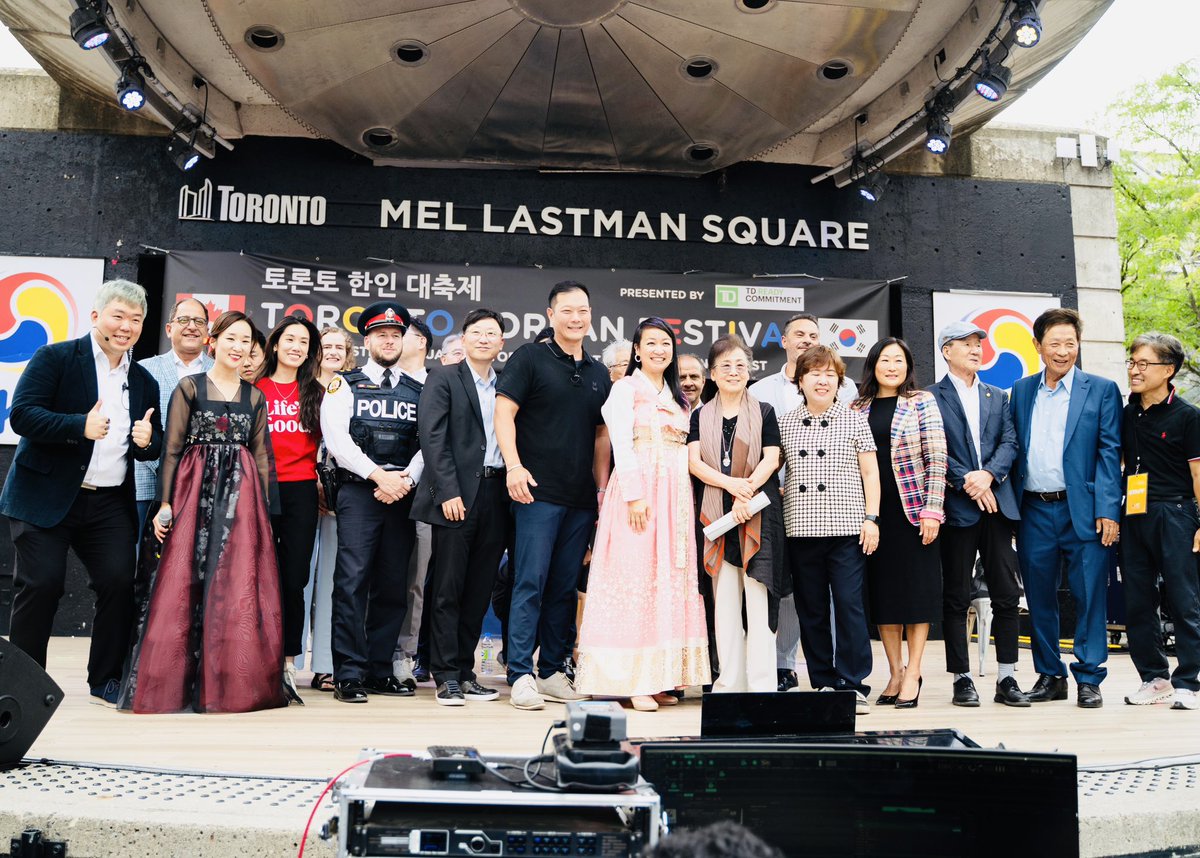 Paul Rinkoff TPS College (@leaderpolicy) on Twitter photo Honoured to represent <a href="/TPS32Div/">32 Division - Toronto Police Service</a> at the #TorontoKoreanFestival. Great to see <a href="/LilyCheng/">Lily Cheng</a> <a href="/StanChoMPP/">Stan Cho</a>. TY to all the <a href="/TorontoPolice/">Toronto Police</a> Officers and volunteers for keeping 100,000 attendees and entertainers safe! Still time to check it out and enjoy the fantastic food😎 Honoured to represent <a href="/TPS32Div/">32 Division - Toronto Police Service</a> at the #TorontoKoreanFestival. Great to see <a href="/LilyCheng/">Lily Cheng</a> <a href="/StanChoMPP/">Stan Cho</a>. TY to all the <a href="/TorontoPolice/">Toronto Police</a> Officers and volunteers for keeping 100,000 attendees and entertainers safe! Still time to check it out and enjoy the fantastic food😎